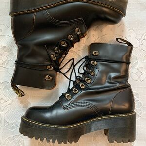 Dr. Martens Leona platform boot